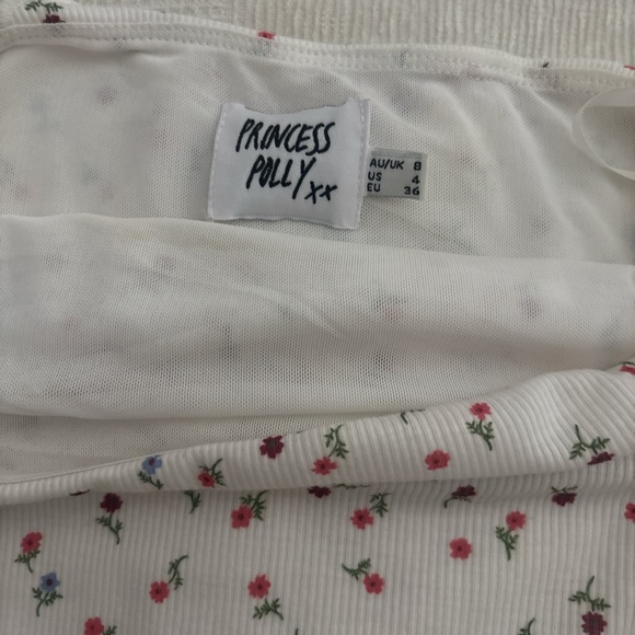 Princess Polly Dresses & Skirts - Princess Polly Cream Floral Top